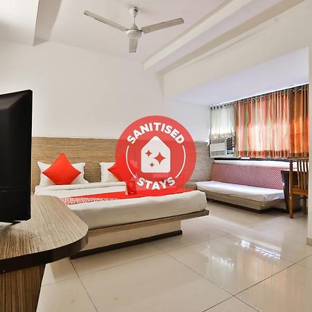 Oyo 8758 Hotel Swagatam Ahmedabad Buitenkant foto