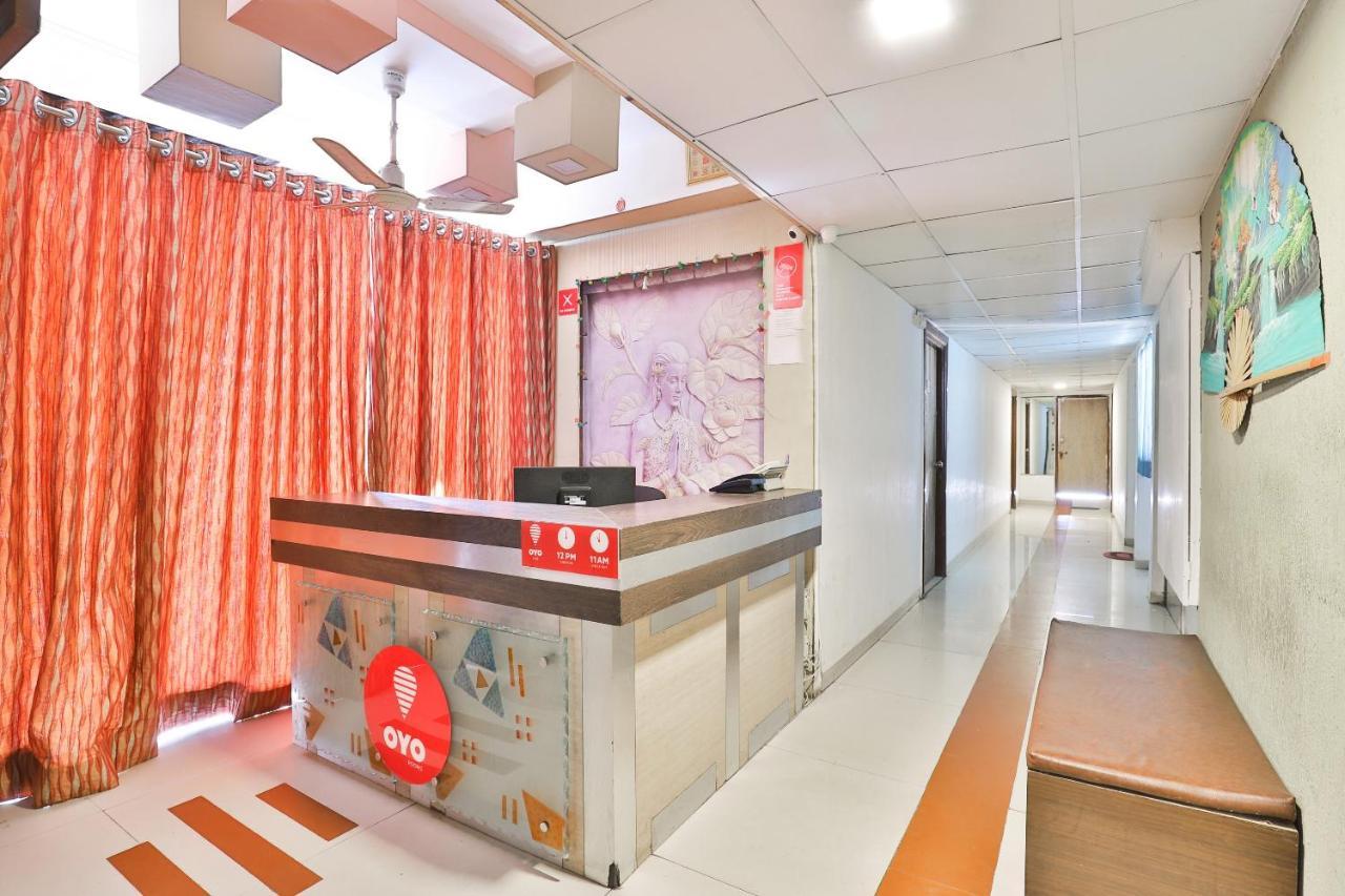 Oyo 8758 Hotel Swagatam Ahmedabad Buitenkant foto