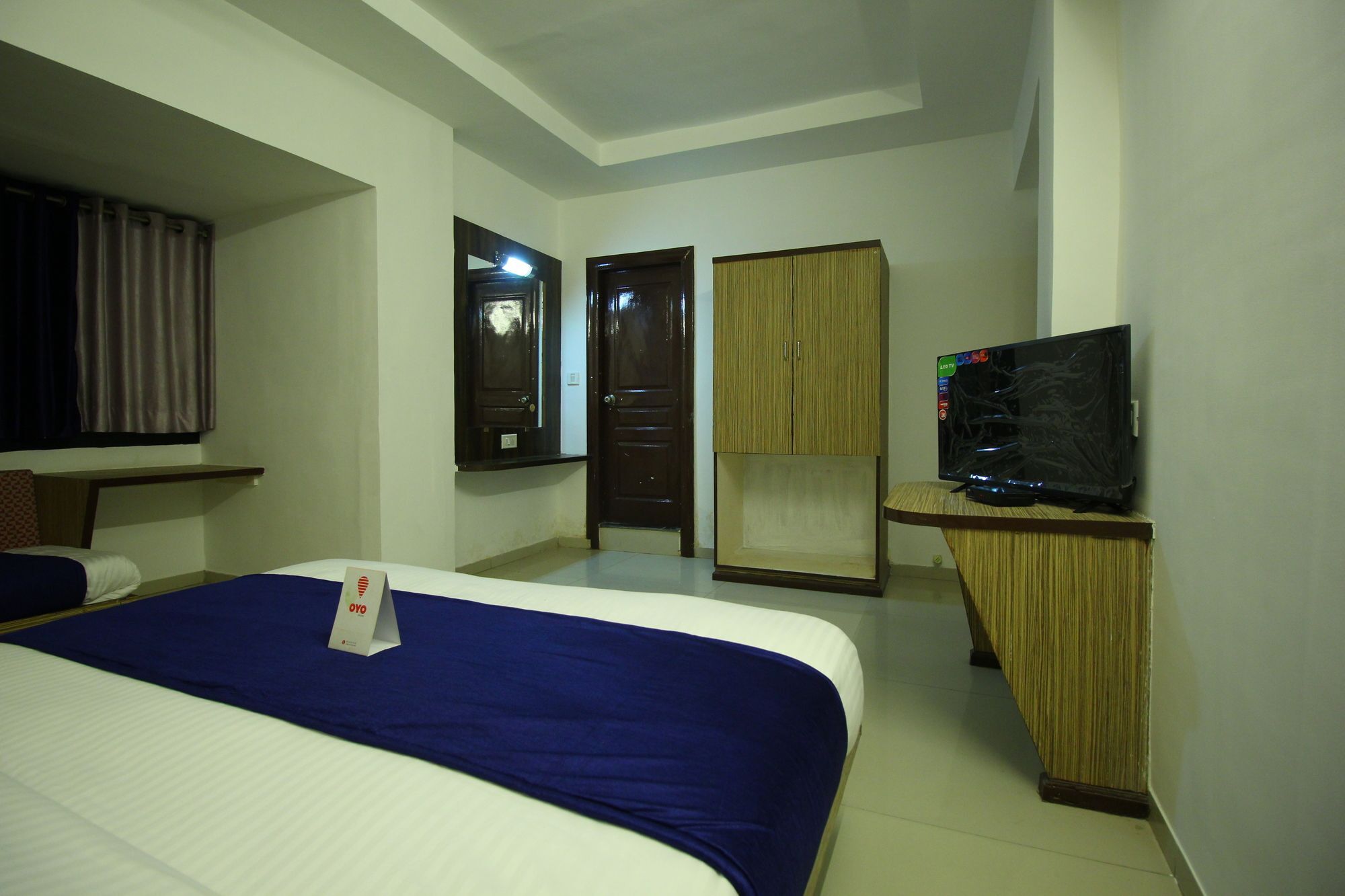 Oyo 8758 Hotel Swagatam Ahmedabad Buitenkant foto